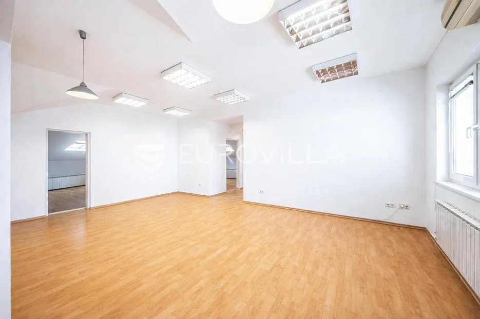 samobor, funkcionalan trosoban stan 95 m² sa vanjskim parkirnim mjestom - slika 2