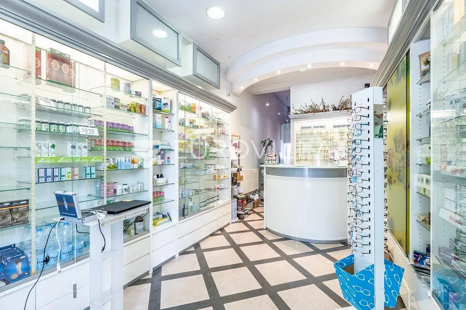 zagreb, kvaternikov trg, ulični poslovni prostor / lokal 41 m² - slika 2
