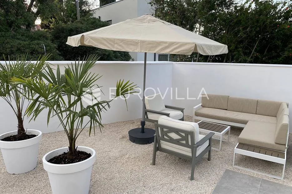 istra, premantura, kuća sa 3 luksuzna apartmana i pogledom na more, nkp 315 m2 - slika 19