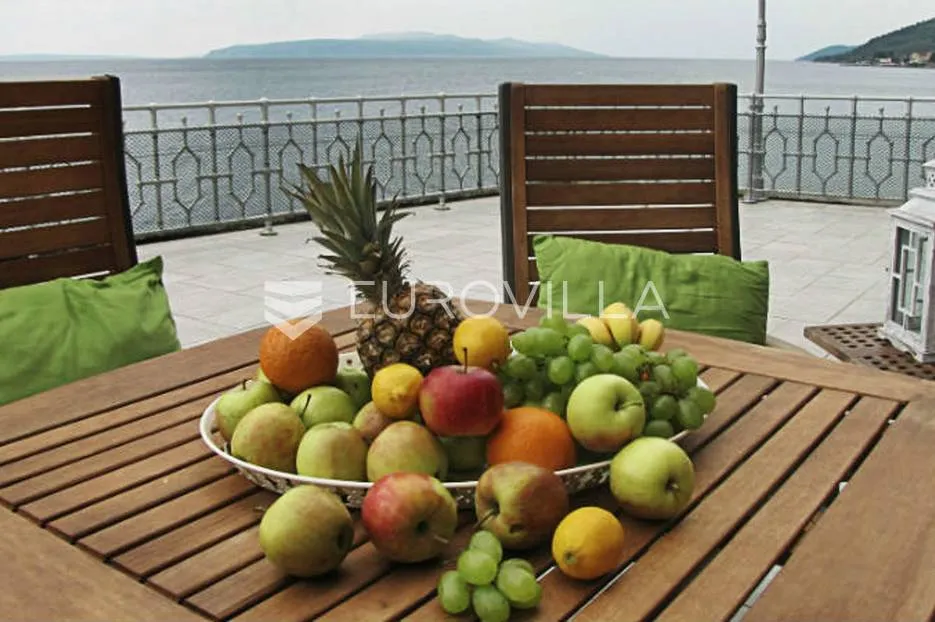 opatija, ičići, četverosoban stan, cijelogodišnji najam, 10 m od mora! - slika 10