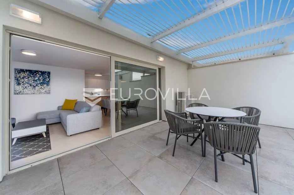 istra, umag, penthouse opremljen apartman,terasa, pogled na more d30 - slika 29