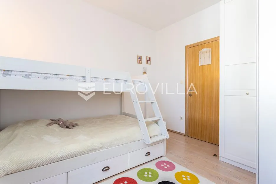 split, žnjan, dvosoban stan za dugoročan najam s pogledom na more - slika 9