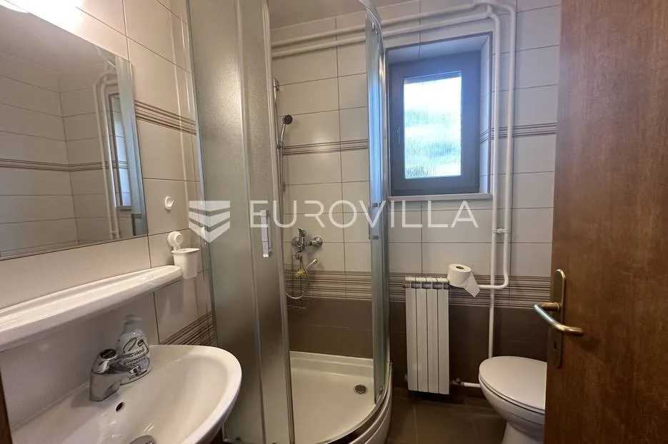 štinjan, prekrasna kuća u nizu s vrtom i pogledom more 300 m² - slika 19