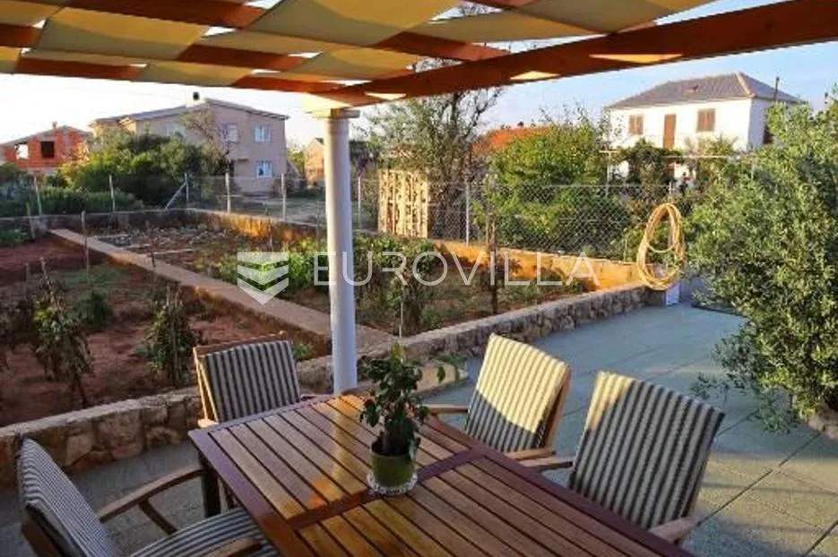 zadar, vir, samostojeća kuća, prekrasan vrt, mogućnost restorana u prizemlju, veliki potencijal - slika 24