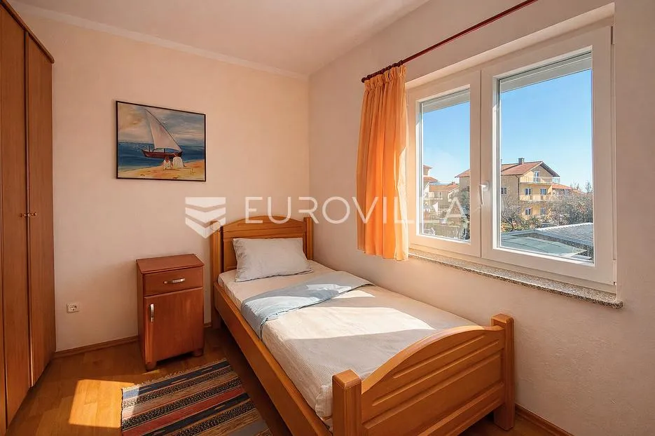 rijeka, marinići, kuća sa poslovnim prostorom, stanom, potkrovljem, dvorištem i garažom - slika 10
