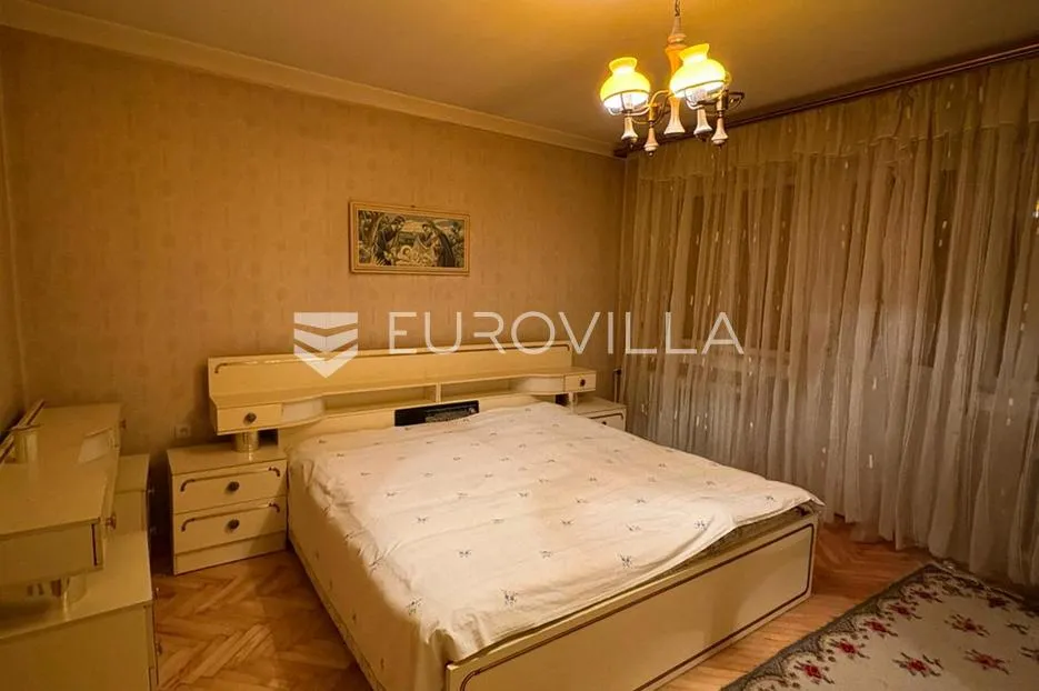 karlovac, borlin, kuća 720 m² s poslovnim prostorom, gospodarskom zgradom i nogometnim terenom - slika 10