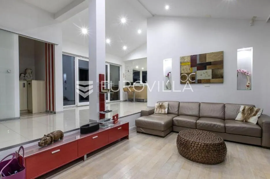 rogoznica, kuća s bazenom i pogledom na more, 352 m² - slika 7