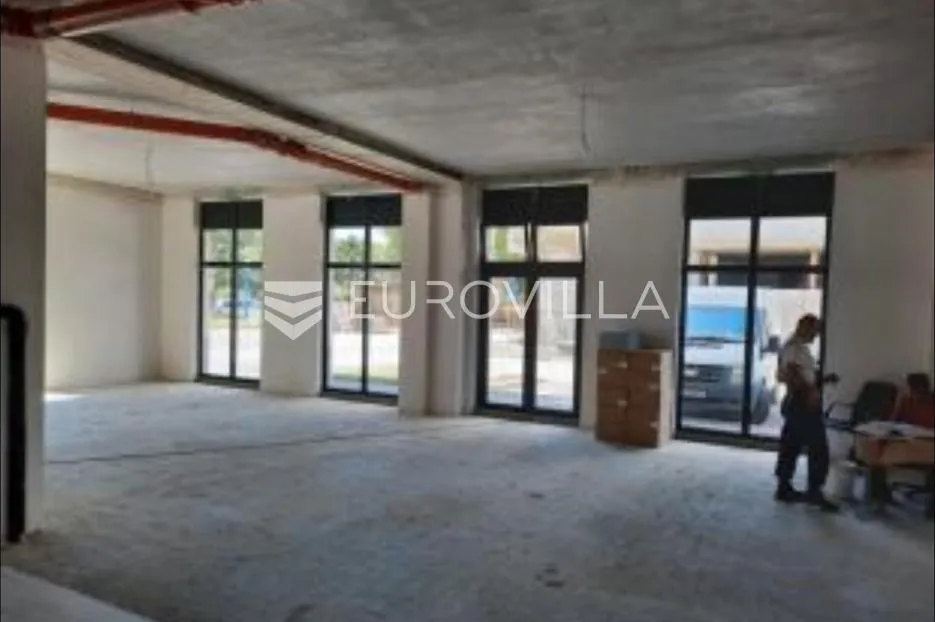 zagreb donje svetice ulični lokal 310 m² sa 10 parkinga - slika 2