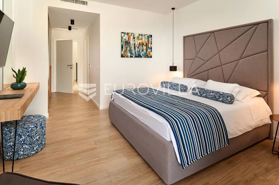 trogir - marina, luksuzna vila s bazenom i wellnessom - slika 14