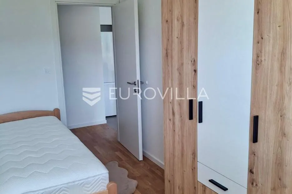 zaprešić, prekrasan trosoban stan 61 m², parking, namješten - slika 4