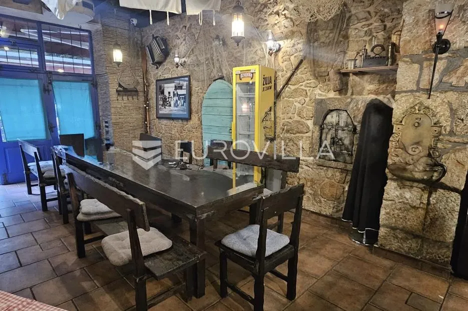 Crikvenica, najam restorana s terasom u centru, uređen, terasa, pogled na more