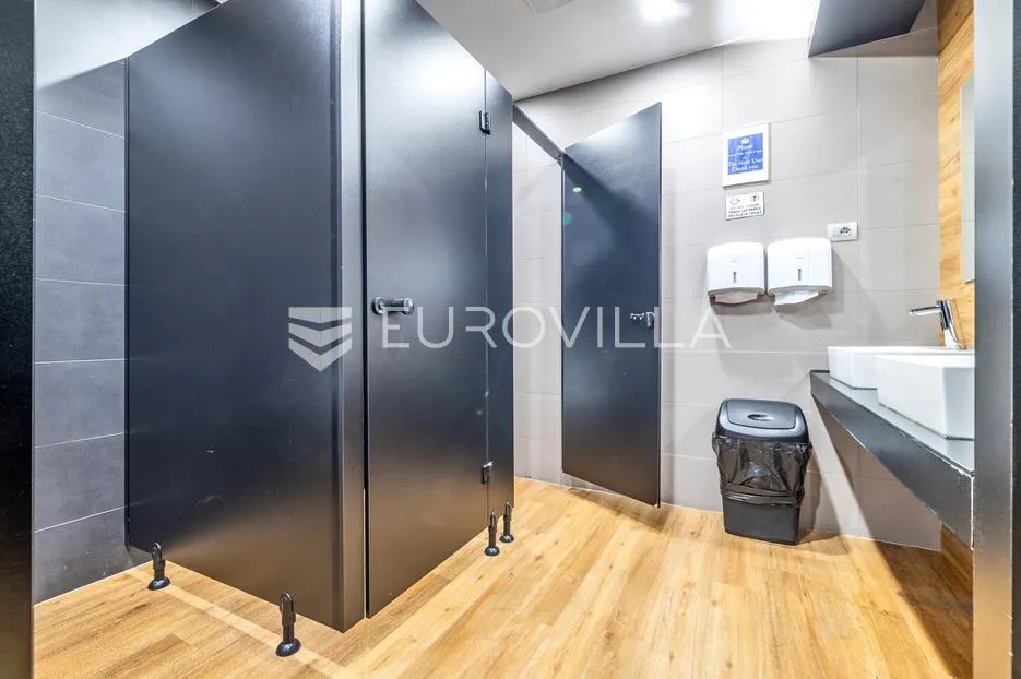 zagreb, avenija dubrovnik, novouređen poslovni prostor 683,66 m² - slika 6