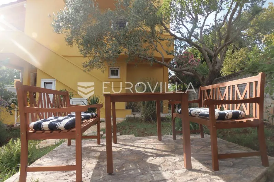 kruševo, crna punta, kuća s vrtom na lijepoj lokaciji - slika 11