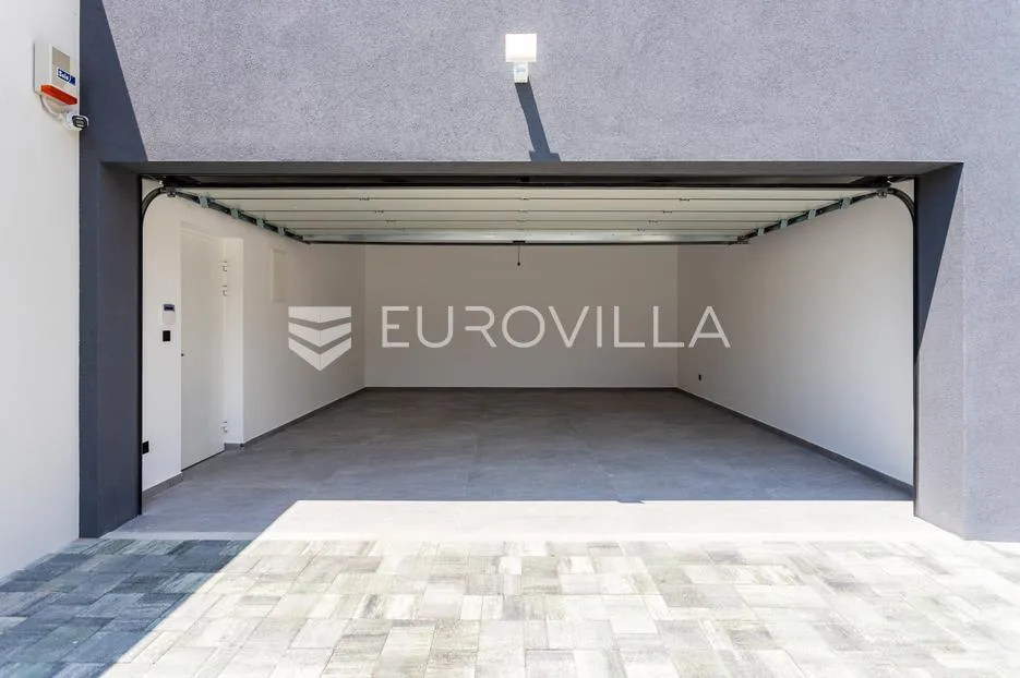 krilo jesenice, moderna vila 5* s bazenom i panoramskim pogledom, 100 m od mora - slika 25