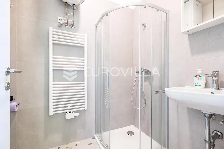 zagreb, prečko, novouređen ulični lokal u prizemlju, 43.77 m² - slika 4