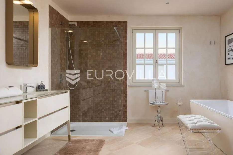 istra, vabriga - ekskluzivna, unikatna vila bezvremenske ljepote nkp 357m2 - slika 25