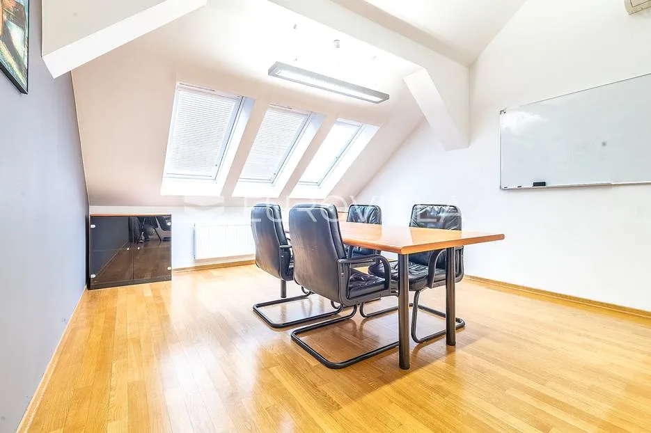 zagreb, maksimir, višesoban dvoetažan stan, ured 320 m² prvi kat i potkrovlje - slika 14