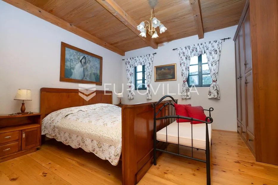 vinodolska općina, bribir, šarmantna vila s pomoćnim objektom i bazenom - slika 12