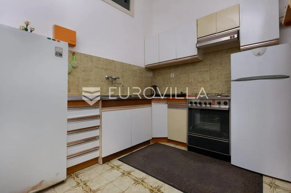 lovran, stan u centru od 107 m², 3 balkona s pogledom na more - slika 7