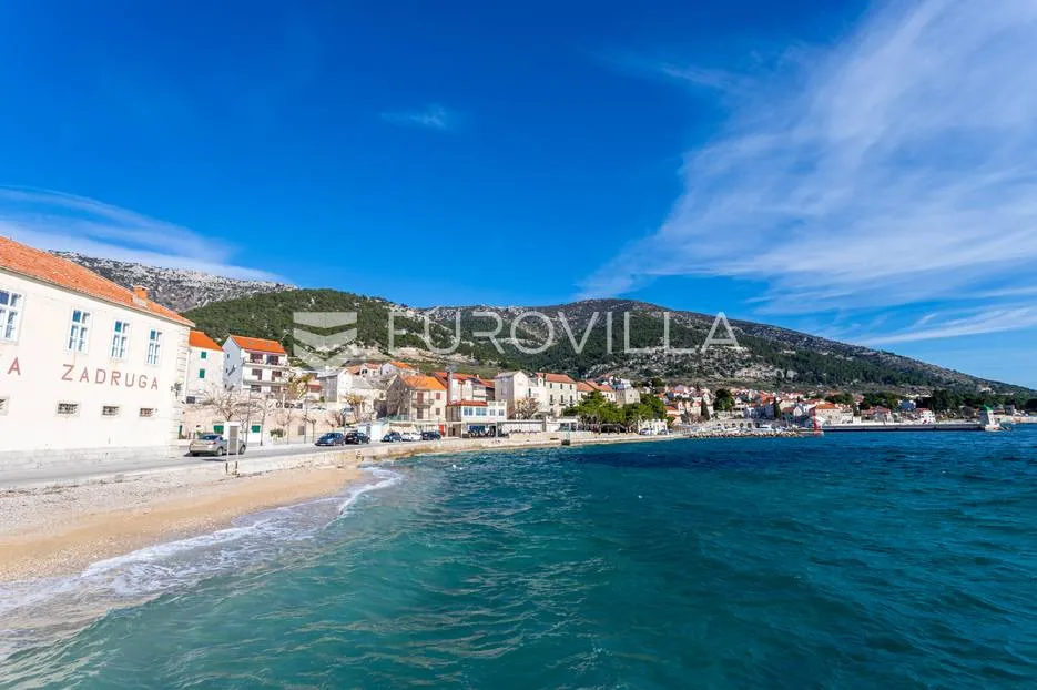 brač-postira građevinsko zemljište 1.220 m2 na 450m od mora s pogledom - slika 2