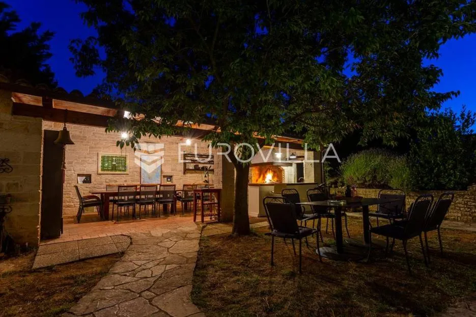 rakalj, predivna, prostrana villa s bazenom i velikom okućnicom, 452 m² - slika 11