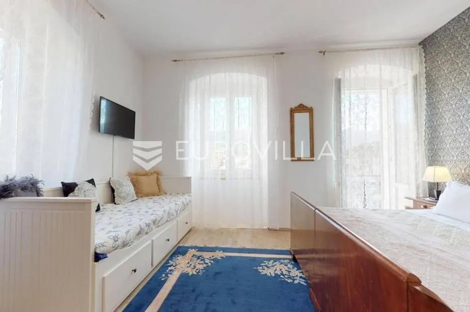 jelsa, jedinstvena kuća na samoj rivi - slika 21