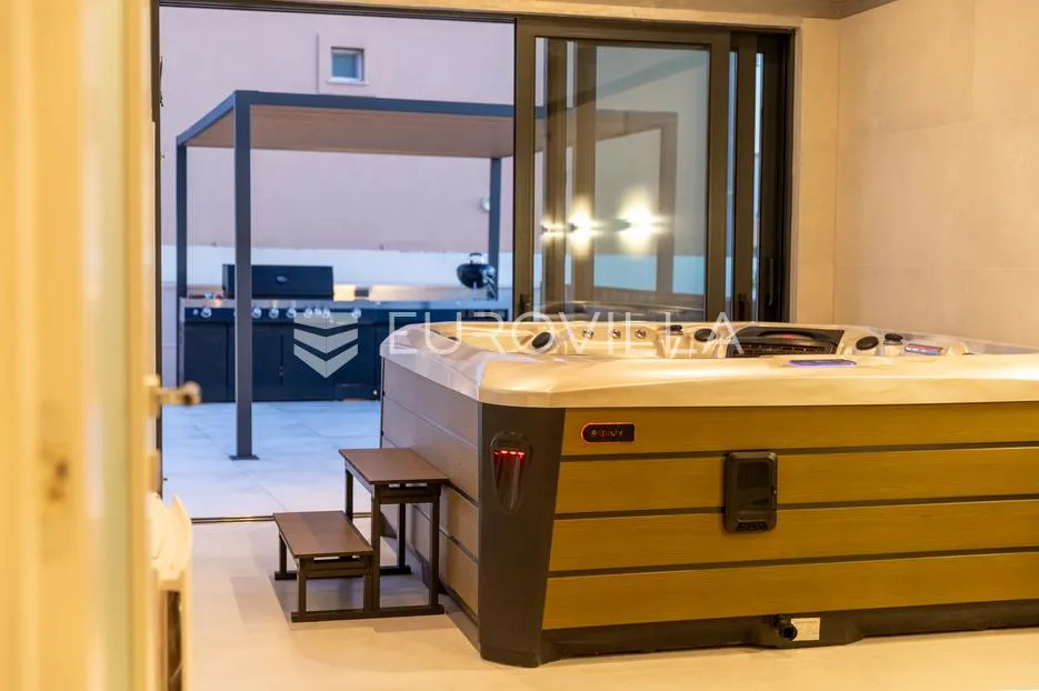zadar, vrsi, prekrasna kuća za odmor s bazenom - slika 49
