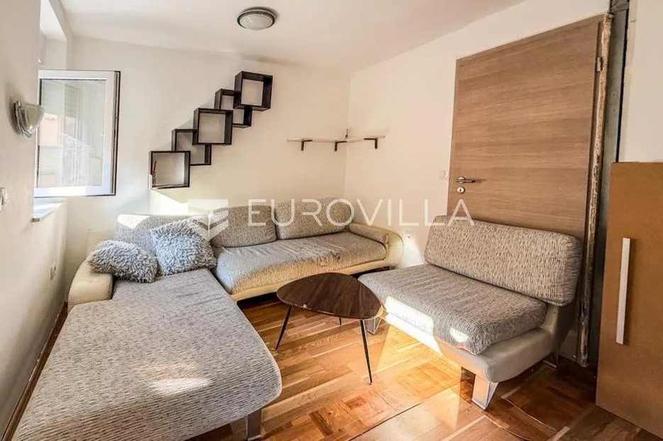 Rijeka, Bulevard, stan 34 m² s okućnicom i pogledom na more