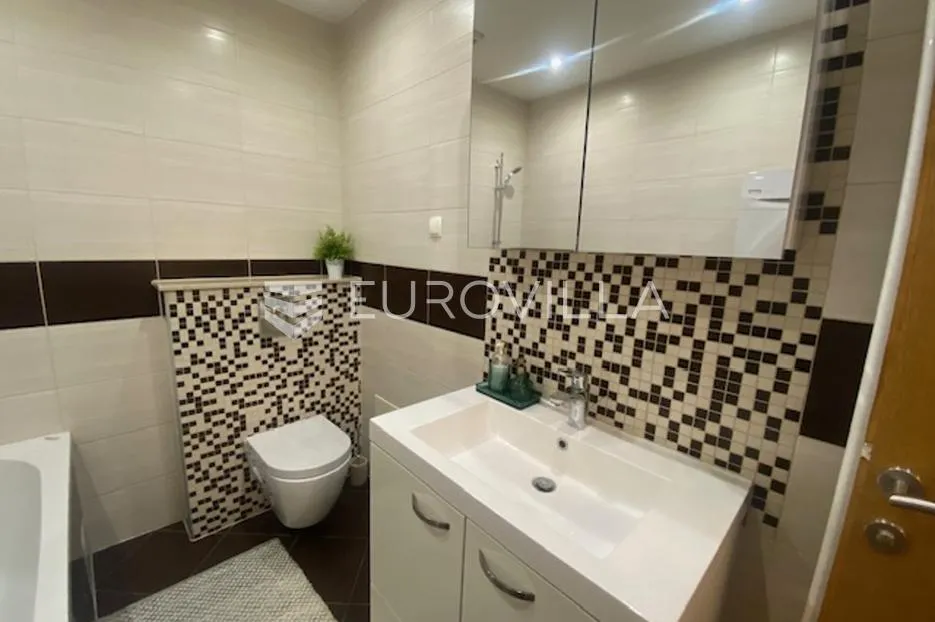 slavonski brod, centar, najam dvoetažnog stana 106,31 m² - slika 7