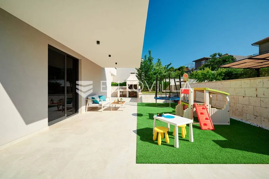 trogir - marina, luksuzna vila s vanjskim, grijanim bazenom - slika 23