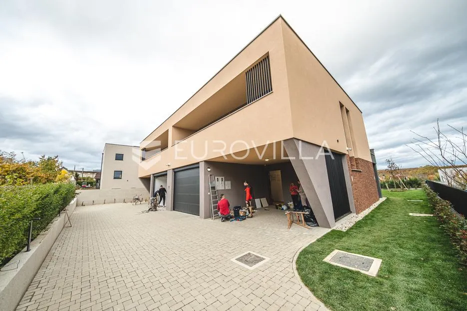 Zagreb Maksimir luksuzan dvoetažan stan/dvojna kuća sa bazenom 210 m² PRVI NAJAM - Donji Bukovac