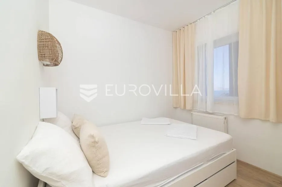 senj, dvosoban stan 62 m² s pogledom na more, udaljen od plaže 80 m - slika 14