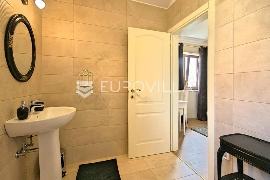 poreč, fuškulin, prekrasna vila okružena zelenilom - slika 22