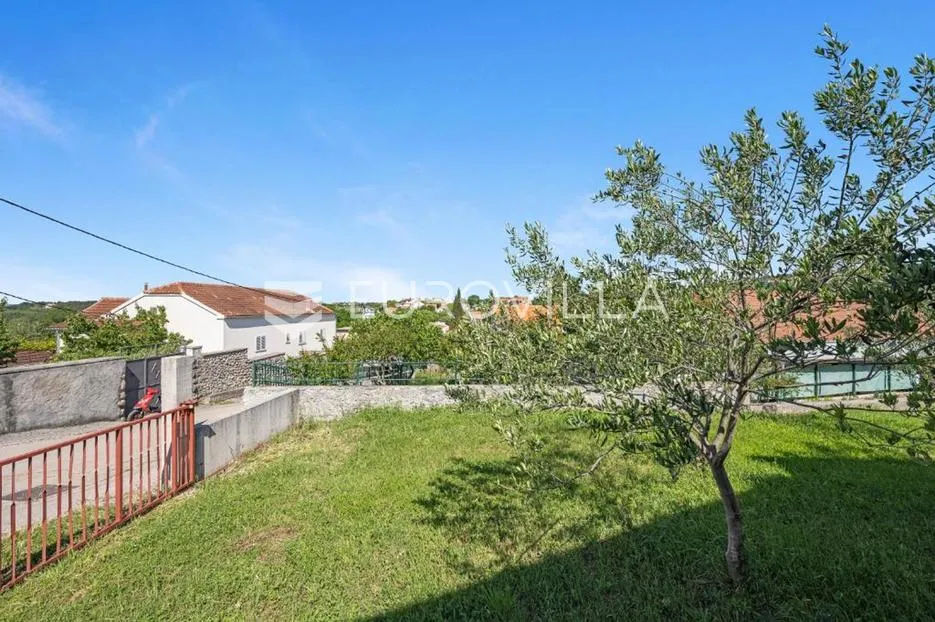 skradin, dubravice, kuća sa 7 apartmana i velikim bazenom, 760 m² - slika 10