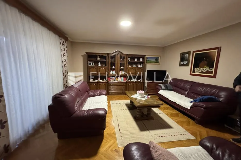 đakovo, centar, luksuzna kuća 470 m2 na izuzetnoj lokaciji - slika 9