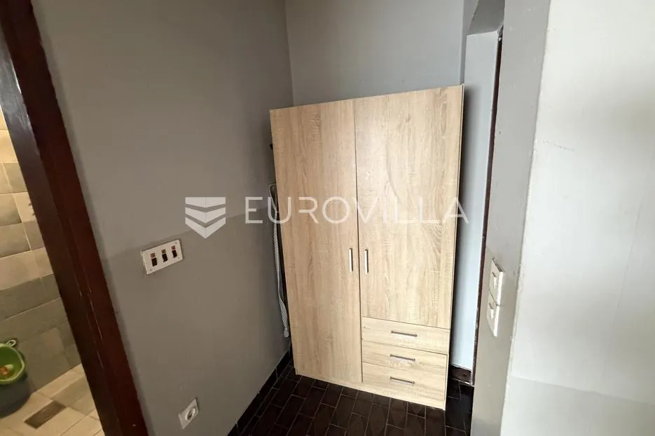 mandićevac, prostrana kuća 90 m² na zemljištu od 1608 m² - slika 23