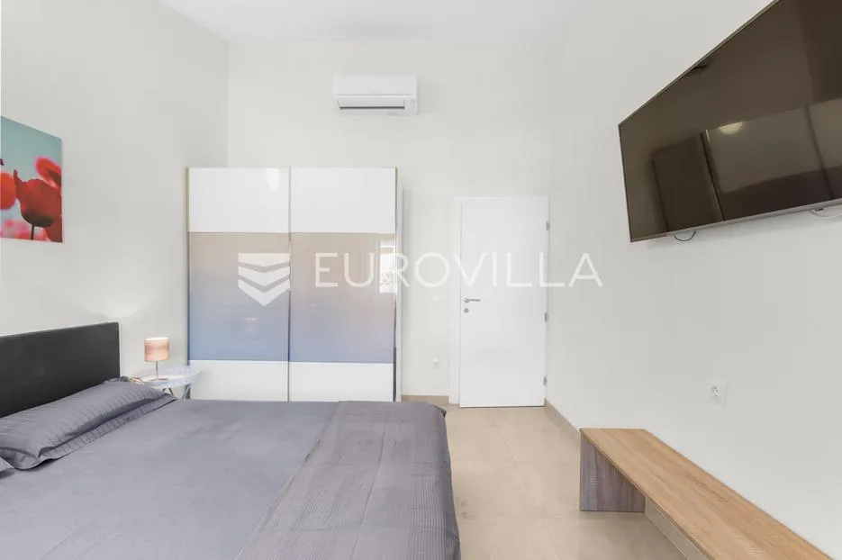 istra, poreč, moderna prizemnica s bazenom i centralnim grijanjem - slika 15