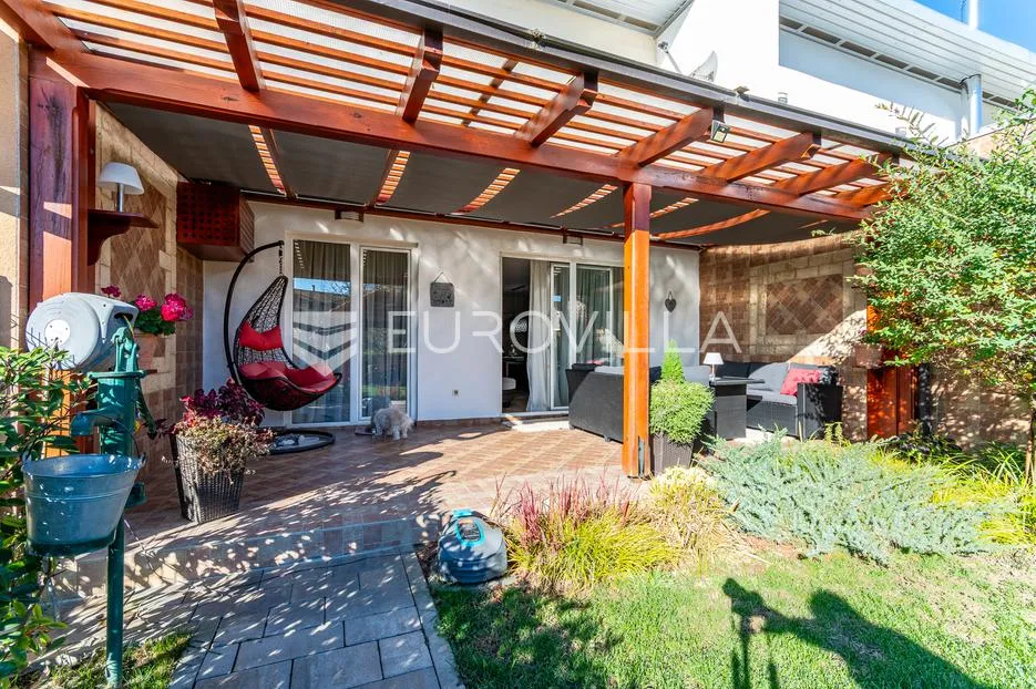 varaždin, jalkovečka kuća u nizu površine 178 m² - slika 2