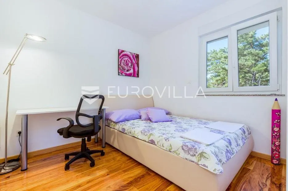 crikvenica, eksluzivni četverosbni penthouse nkp 145 m2 s parkingom - slika 14