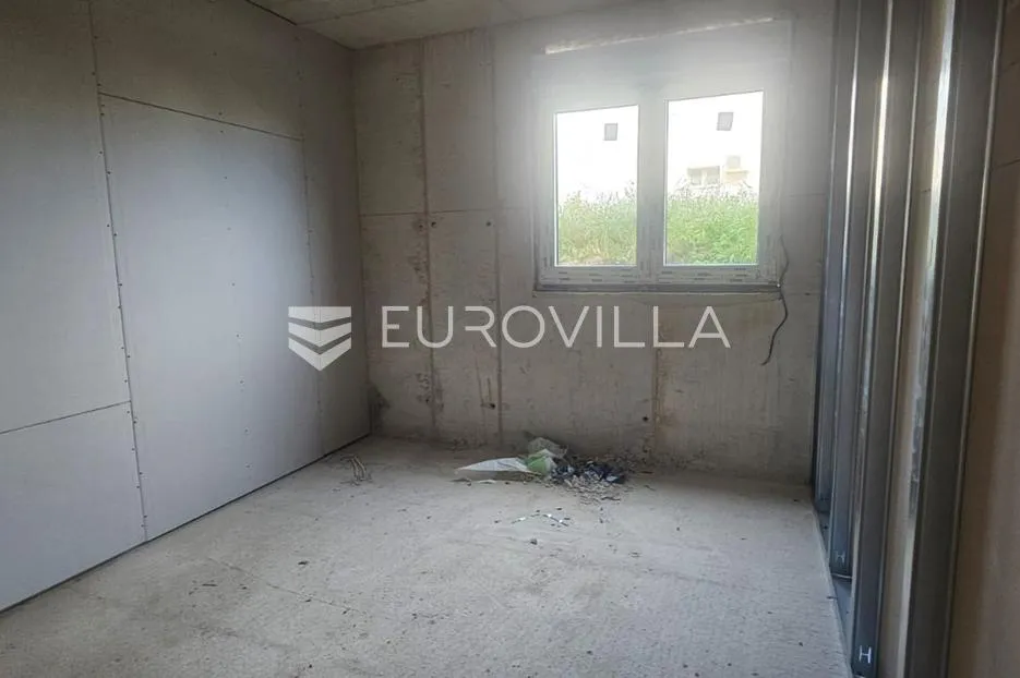 trogir, seget donji stan 50,2 m² s terasom i vrtom u novogradnji s garažom i liftom - slika 4