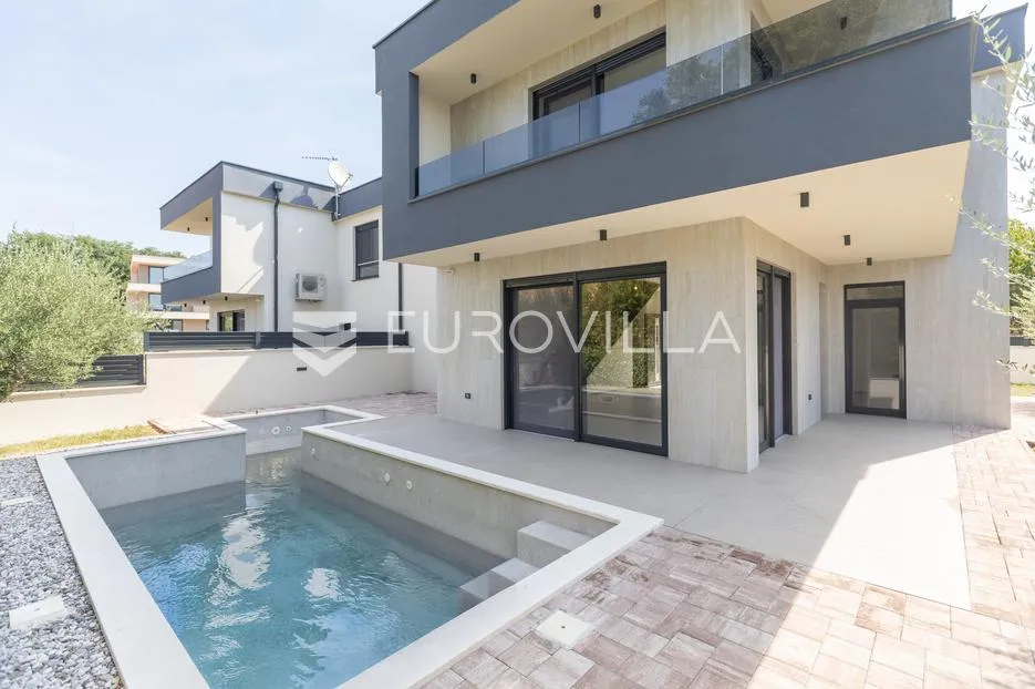 medulin, kvalitetna i moderna duplex kuća a, s grijanim bazenom 30 m² i garažom, 146 m² - slika 2