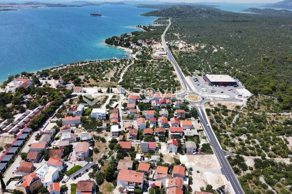 pirovac, građevinsko zemljište u poslovnoj zoni površine 4475 m² - slika 2