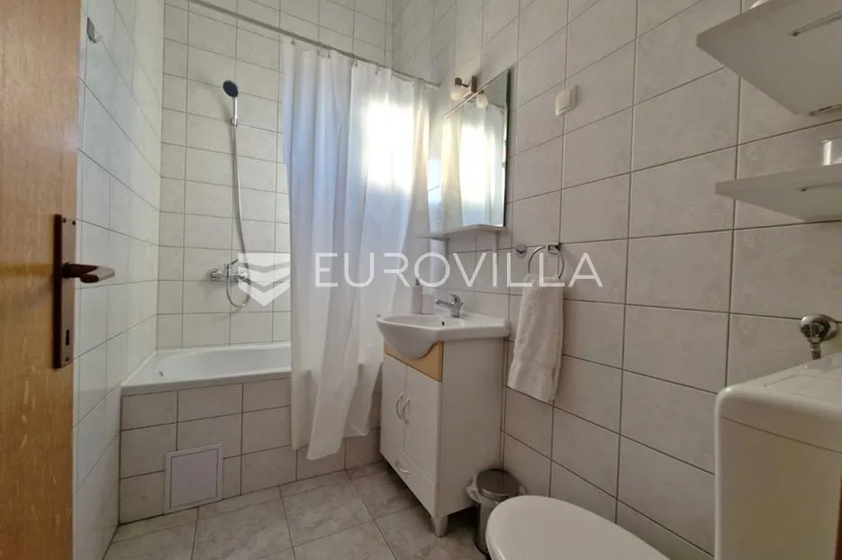 vir, 100m od mora, kuća s 4 apartmana i pogledom na more - slika 14