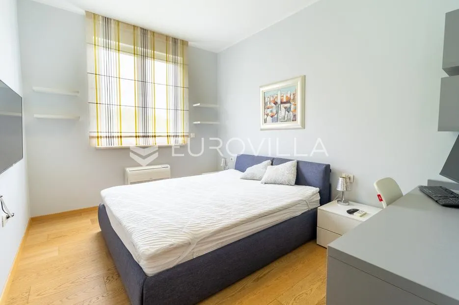 opatija, volosko, luksuzan penthaus 267 m², krovna terasa s jacuzzijem - slika 32