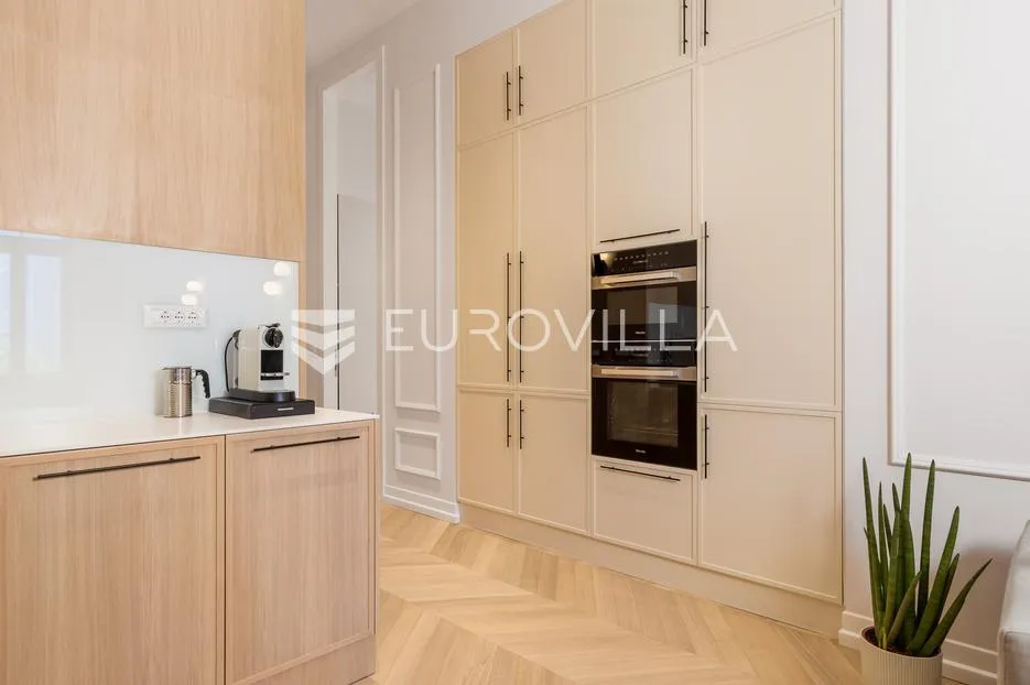 opatija, centar, novouređen luksuzan stan nkp 73,05 m2 - slika 7