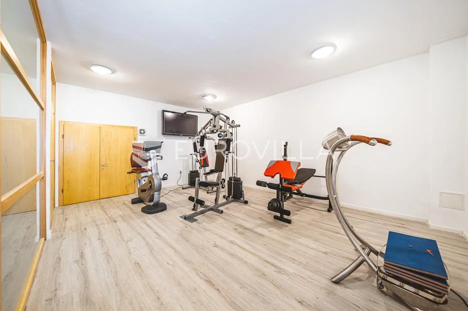 zagreb, remete, predivan četverosoban stan površine 176 m² - slika 29