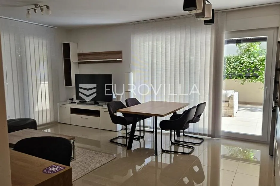 istra, pula, moderan trosobni stan 68 m² s terasom 80 m u blizini mora - slika 4