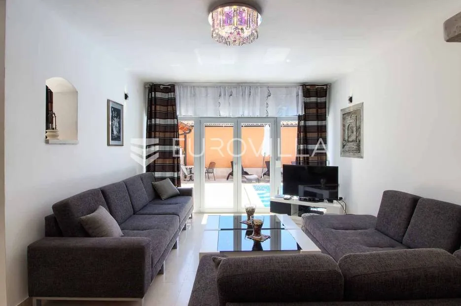 medulin, velika samostojeća kuća 360 m² s bazenom - slika 36