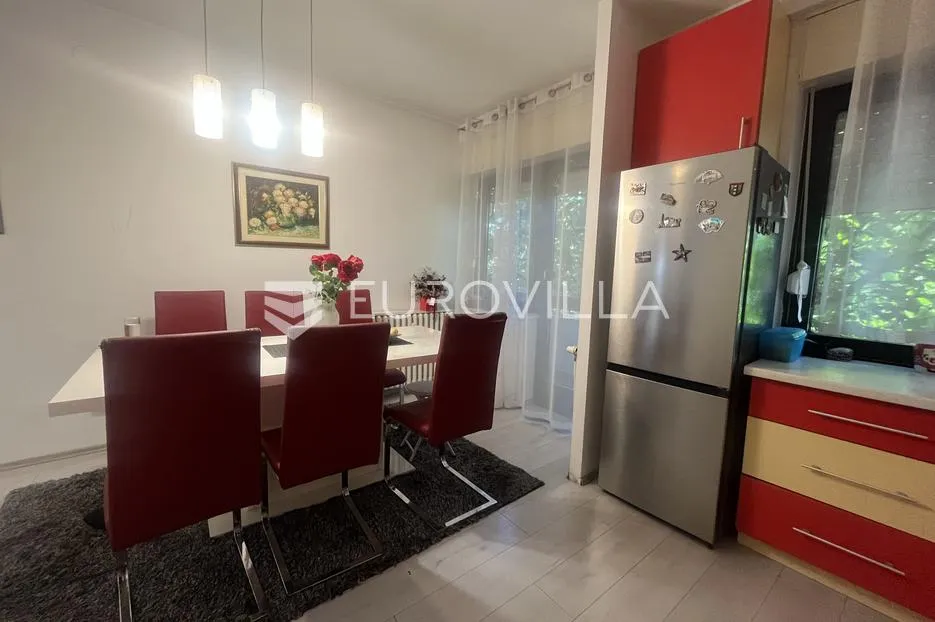 slavonski brod, naselje slavonija stan 82 m² prvi kat - slika 11
