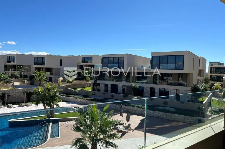 istra, savudrija, petram resort, dvosoban stan 65 m², pogled na unutrašnji bazen, drugi kat - slika 21